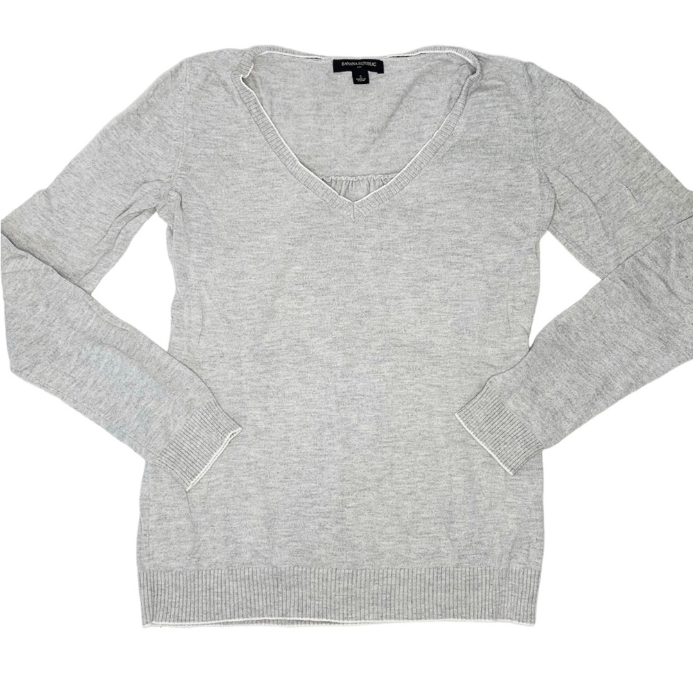 Banana Republic Lightweight V-Neck Sweater Size Small